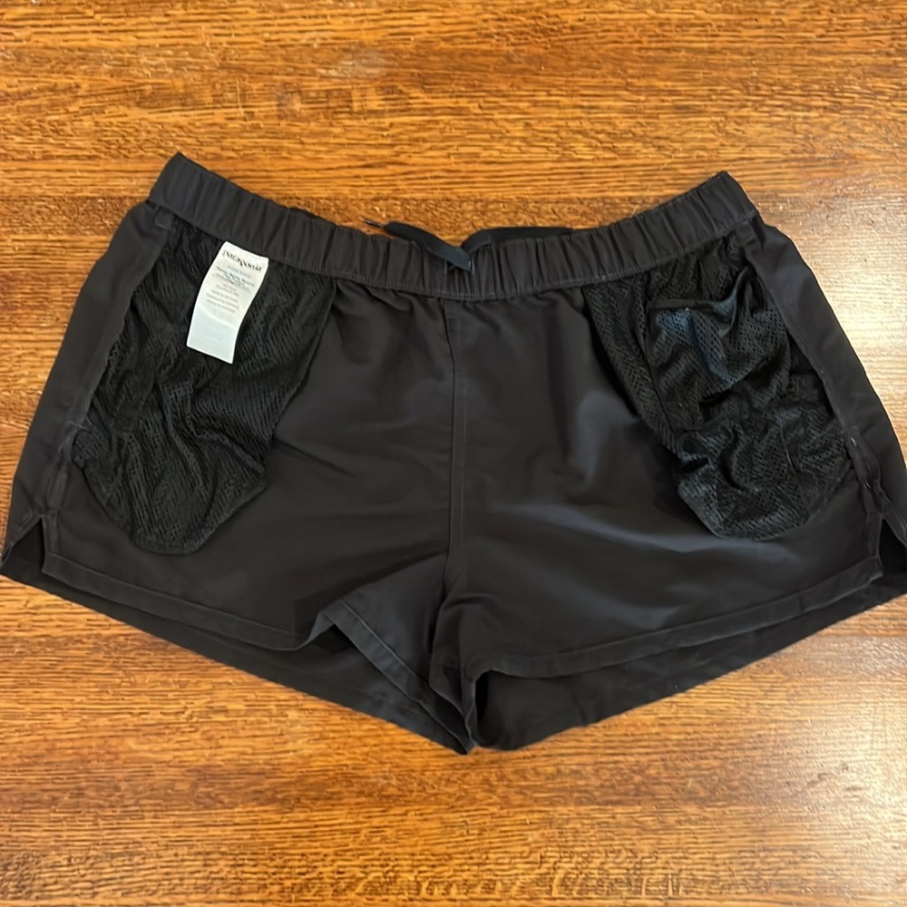 Patagonia Women's Barely Baggies Shorts - 2½" Black L - Picture 2 of 8
